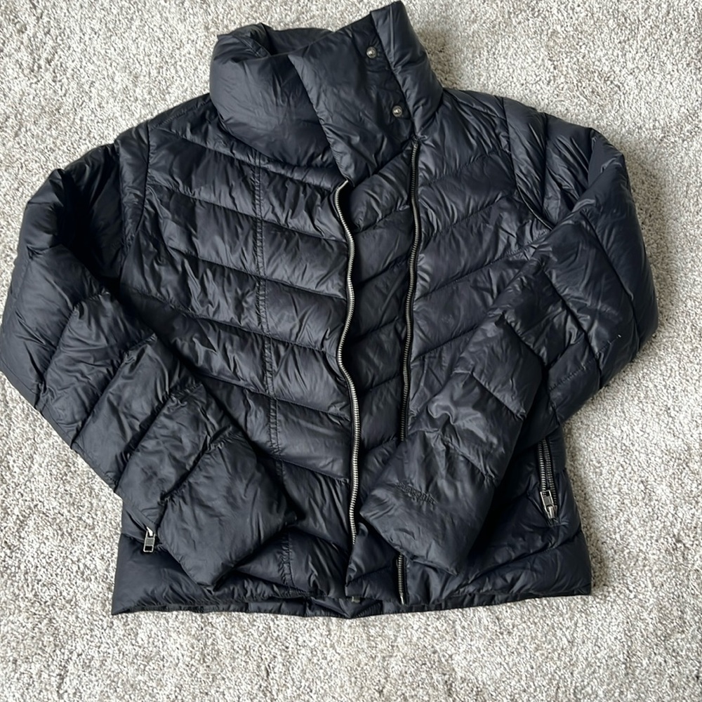 Women’s Patagonia “Prow” Puffer Jacket